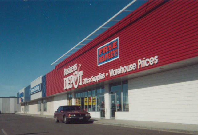 /img/Commercial-Mall-915-Memorial-ave-643x439.jpg