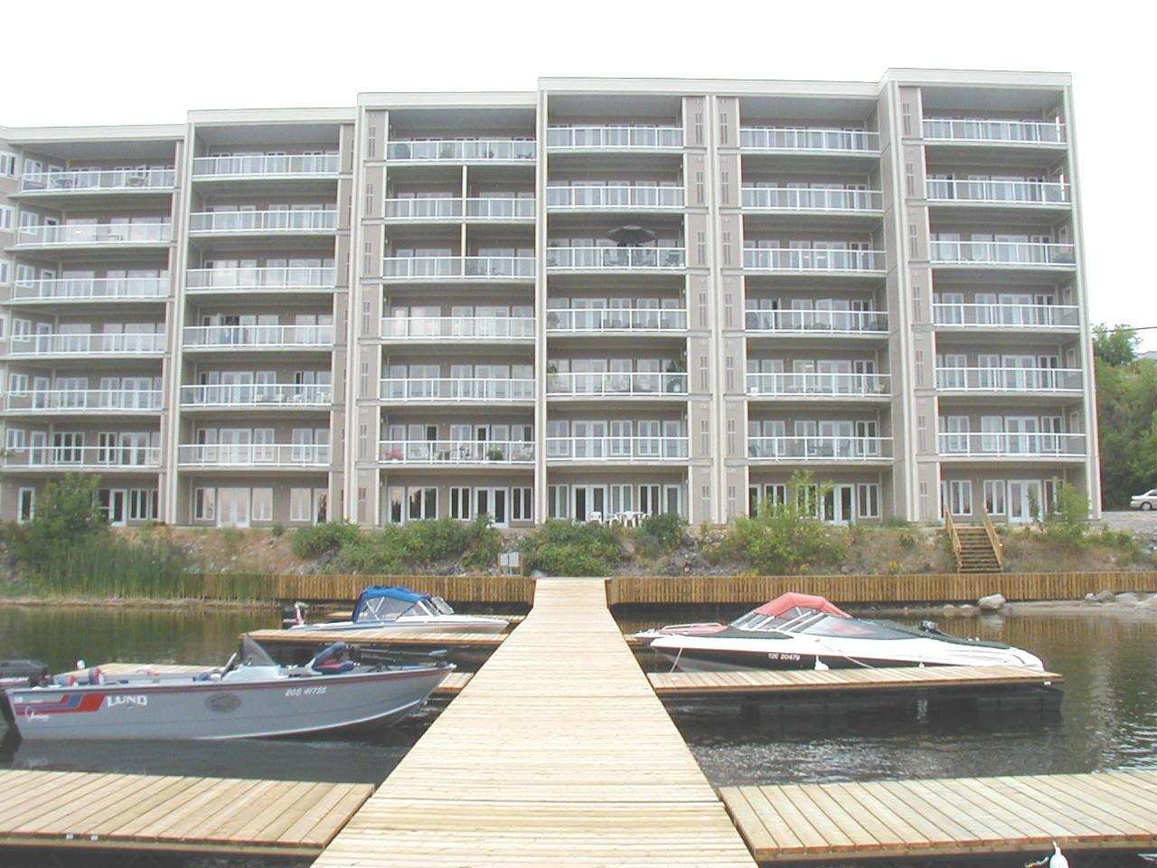 /img/IVC-Lakeside-1280x960.jpg